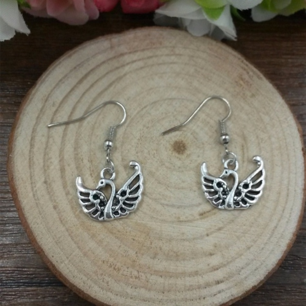 Handmade Antique Silver Finish Swan earrings - Picture 1 of 3